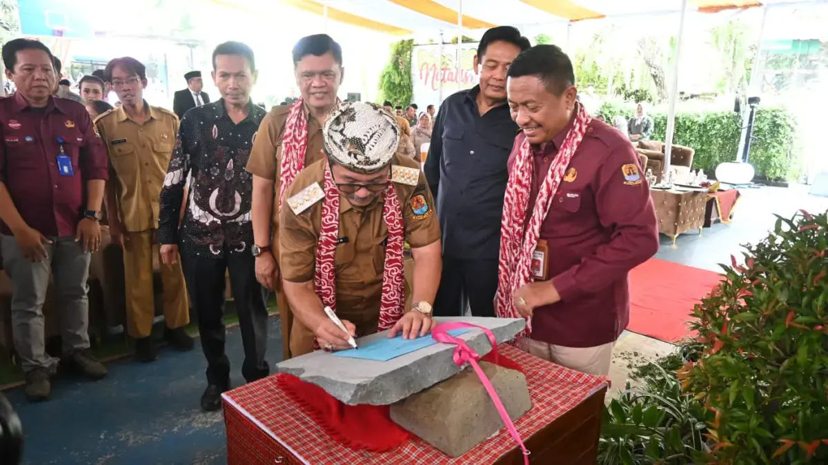 Sekolah Unggulan Diluncurkan, Bupati Cirebon Tekankan Mutu dan Akhlak