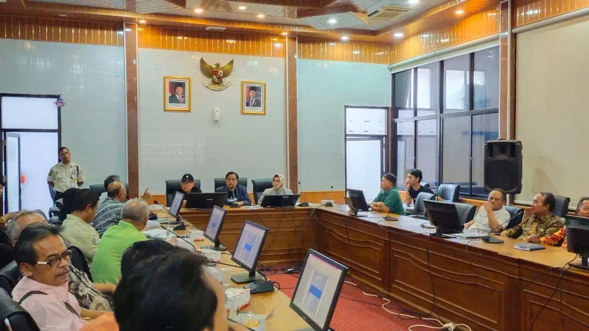 Warga Perumahan Tuntut Keadilan, Jalan Rusak Telan Korban Ngadu ke DPRD