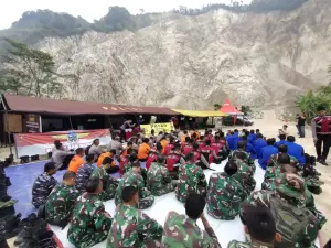 400  Personel  Gelar Doa Bersama di Lokasi Longsor Gunung Kuda, Haru dan Harapan Mengiringi Pencarian