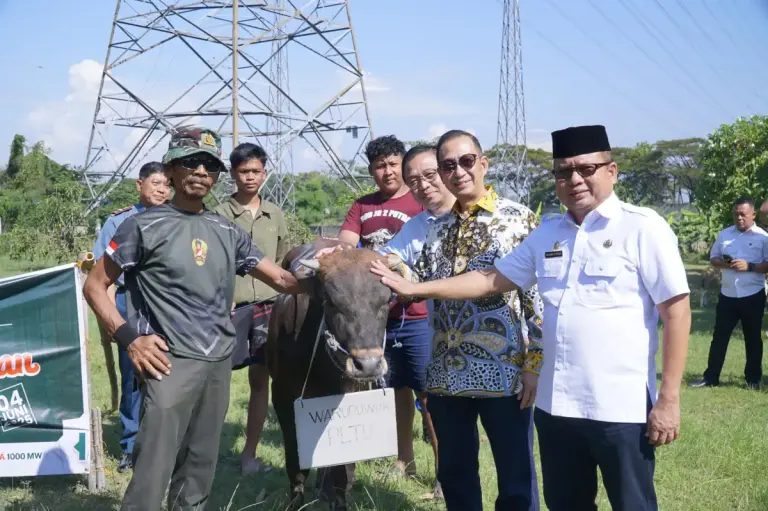 Cirebon Power Salurkan 56 Hewan Kurban ke 10 Desa Sekitar Pembangkit