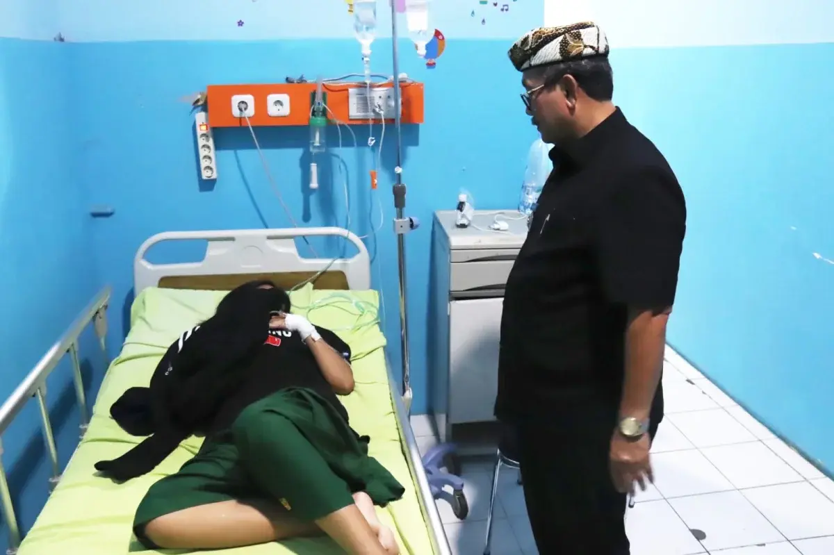 Pemkab Cirebon Siap Biayai Sekolah dan Hidup Monik, Siswi Viral yang Alami Depresi Usai Putus Sekolah