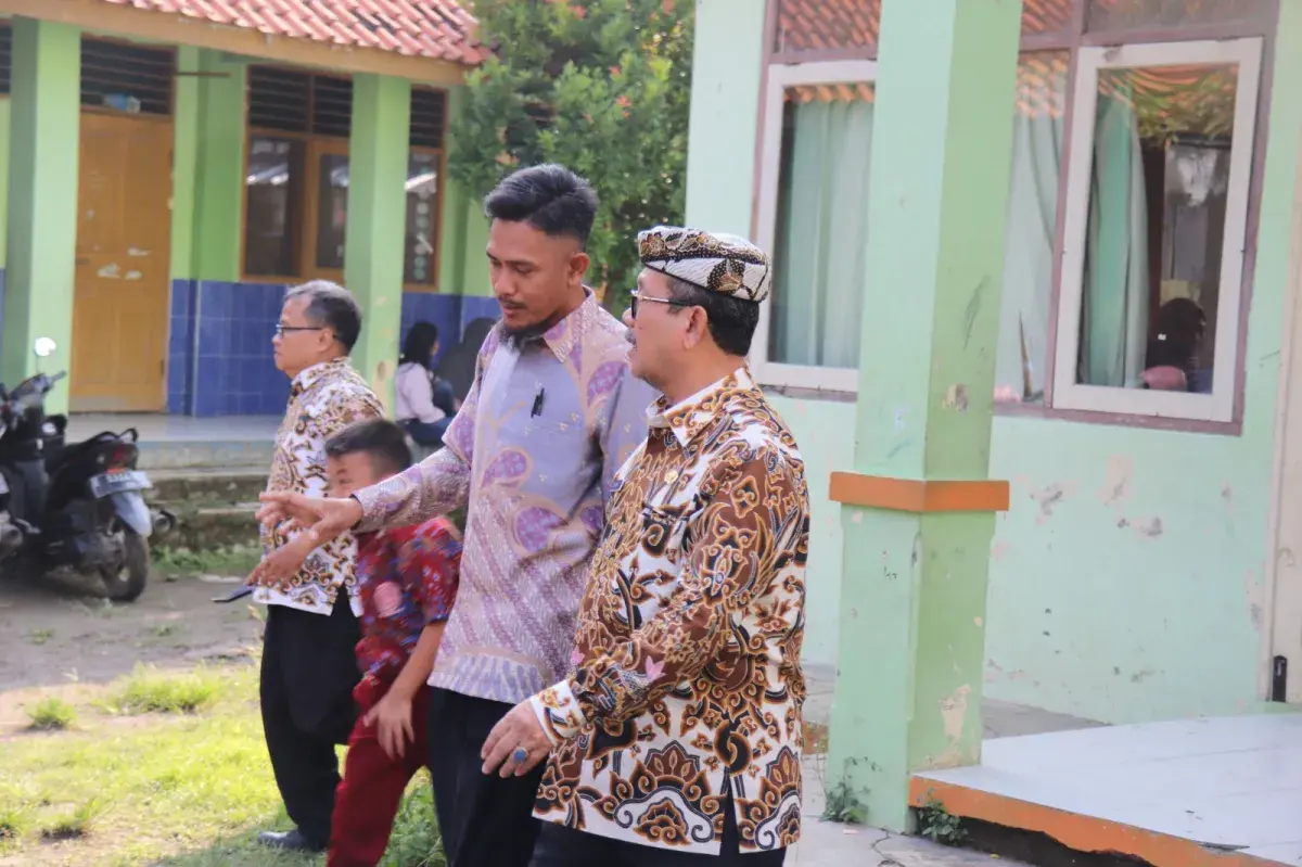 Bupati Imron: Sekolah di Perbatasan Harus Punya Fasilitas Layak