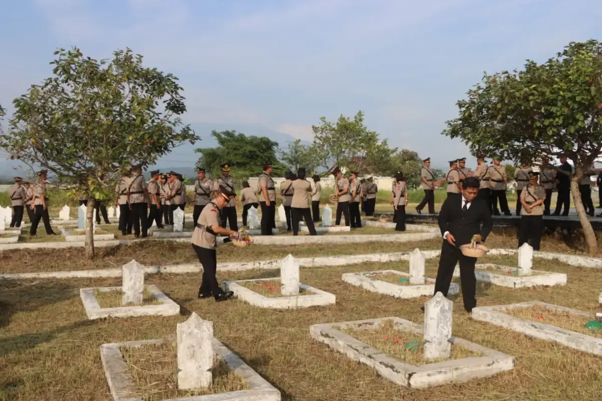 Mengenang Jasa Pahlawan, Polresta Cirebon Jadikan Hari Bhayangkara Sebagai Sarana Introspeksi
