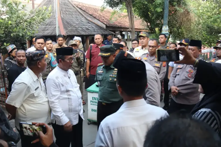 Kawasan Makam Sunan Gunung Jati Ditertibkan, Ratusan Pengemis Beraktivitas