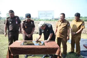 Bupati Imron dan Kajari Yudhi Kurniawan Kompak Hijaukan Pasalakan