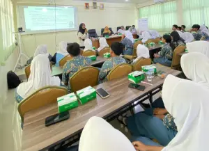 Sosialisasikan Bahaya Pernikahan Dini, Prodi DIII Gizi Poltekes Tasikmalaya Wilayah Cirebon Gelar Kegiatan Pengabdian kepada Masyarakat