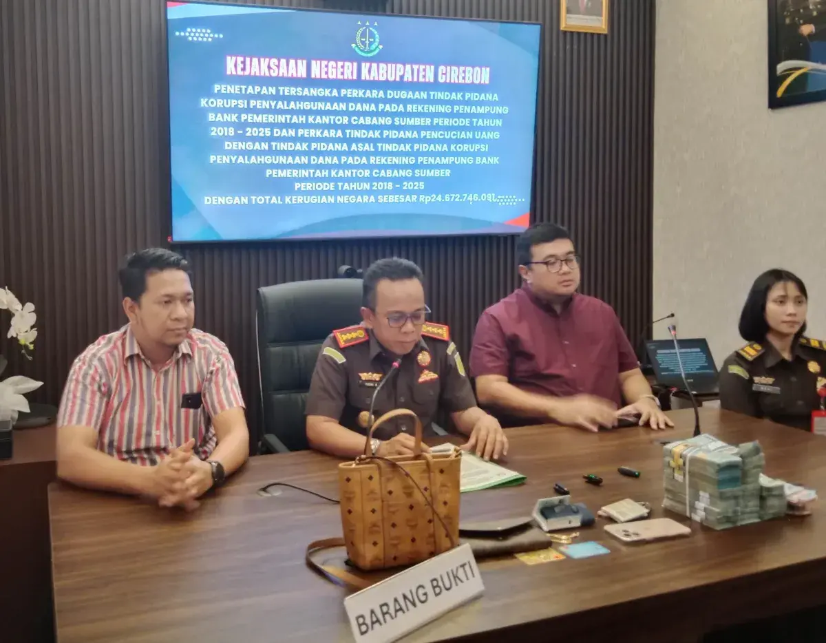 Kejari Kabupaten Cirebon Tahan Eks Staf Bank, Diduga Korupsi Rp24,6 Miliar Selama 7 Tahun