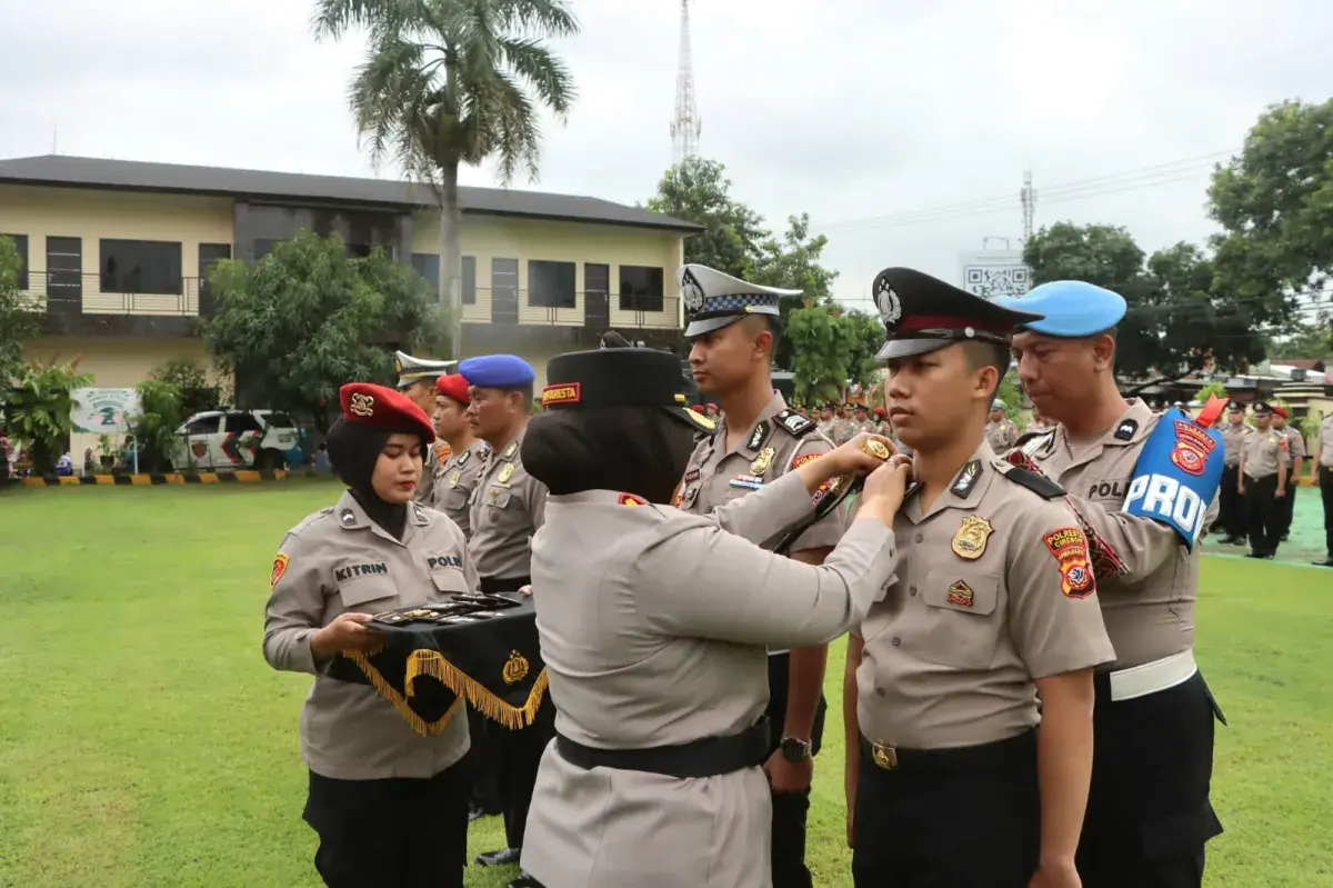 125 Personel Polresta Cirebon Terima Kenaikan Pangkat Januari 2026