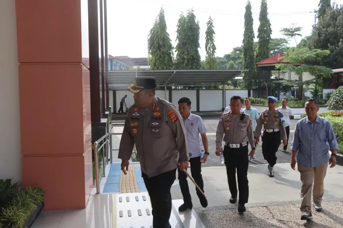 Perkuat Koordinasi Hukum, Kapolresta Cirebon Sambangi Kejari dan PN Sumber