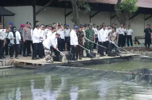 Panen Raya di Lapas Cirebon, Imron: Bukti Pembinaan Warga Binaan Berjalan Nyata