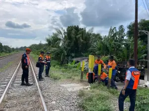 Langkah Tegas KAI, 16 Perlintasan Ilegal di Wilayah Cirebon Ditutup