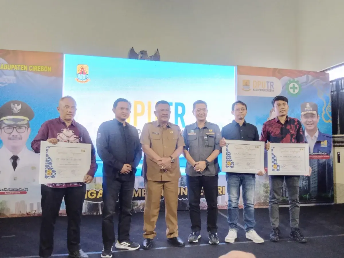 Layanan PBG Dipercepat, Konsultan Berprestasi Diganjar Penghargaan