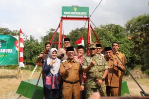 Sinergi TNI dan Pemda Hadirkan Jembatan Gantung untuk Warga Ciwaringin