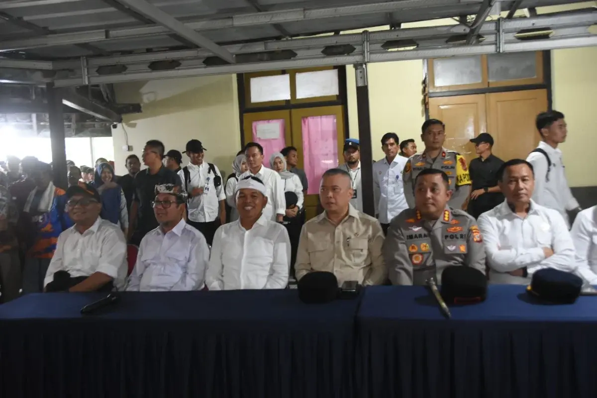 Tukang Becak di Cirebon Dapat Bantuan Cuti Operasi Selama Musim Mudik