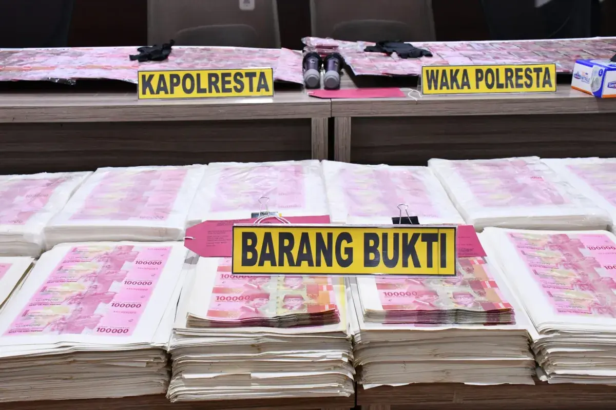 Uang Palsu Rp12 Miliar Disita, Pelaku Diamankan ke Polresta Cirebon